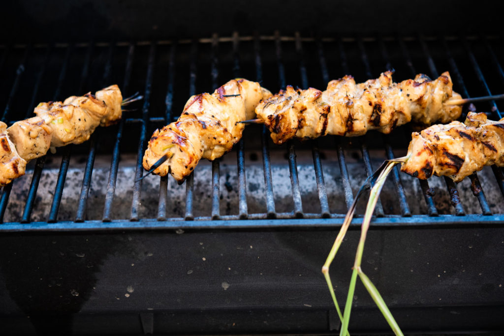 how to grill chicken on skewers