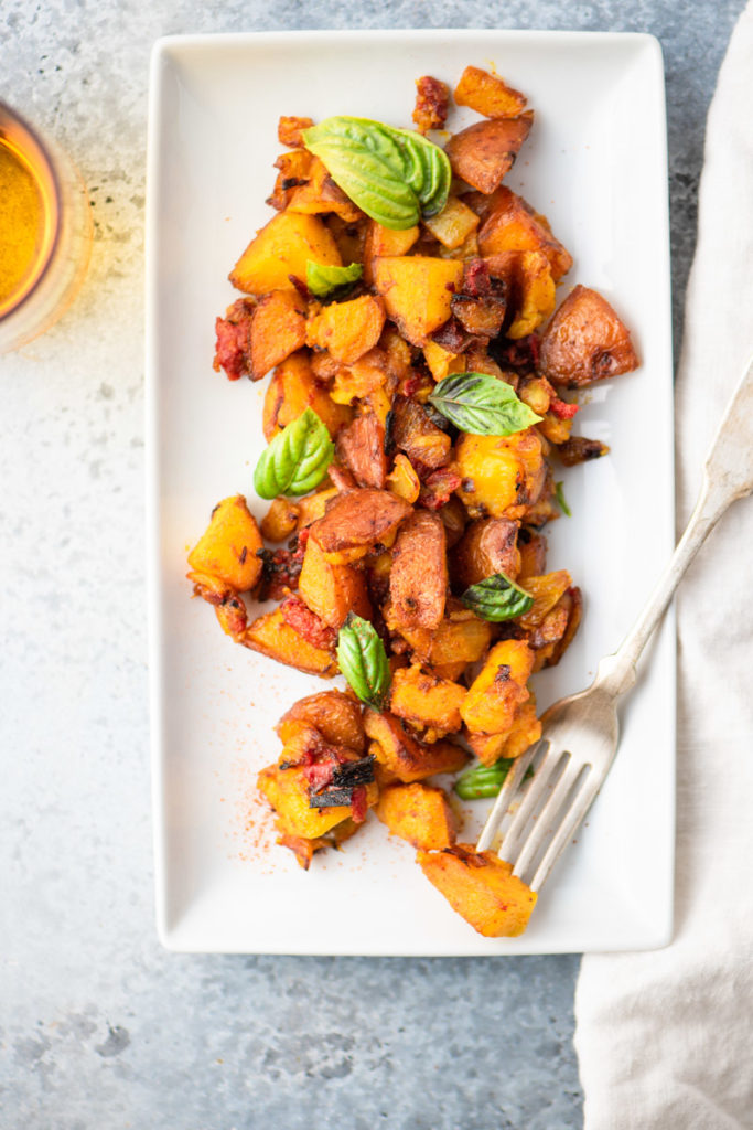 oven roasted breakfast potatoes with turmeric and bell pepper