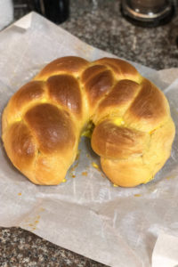 braided saffron challah bread